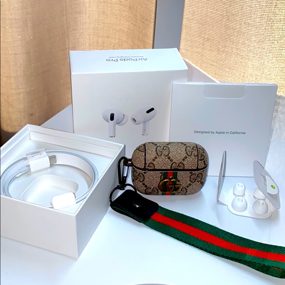 🎵AirPods Pro 🎶with GG hard case